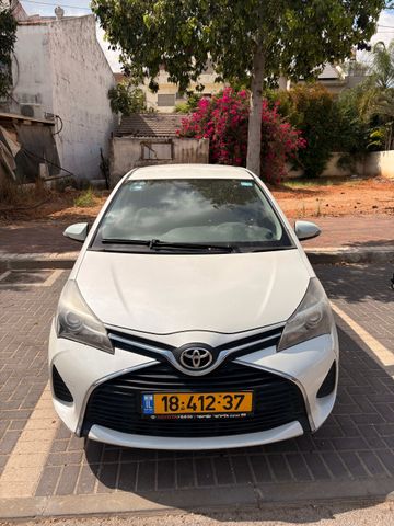 טויוטה יאריס