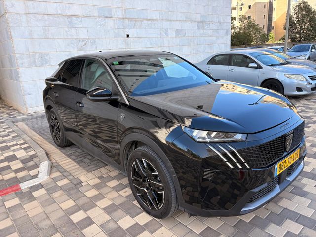 פיג'ו 3008