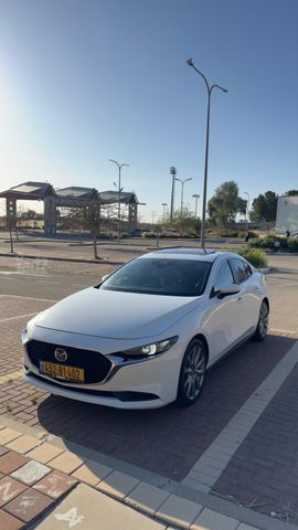 מאזדה 3