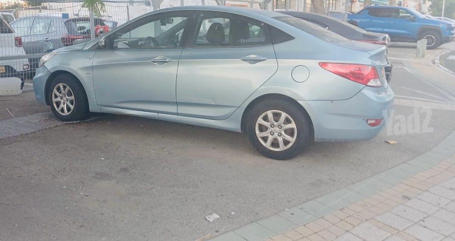 יונדאי אקסנט i25