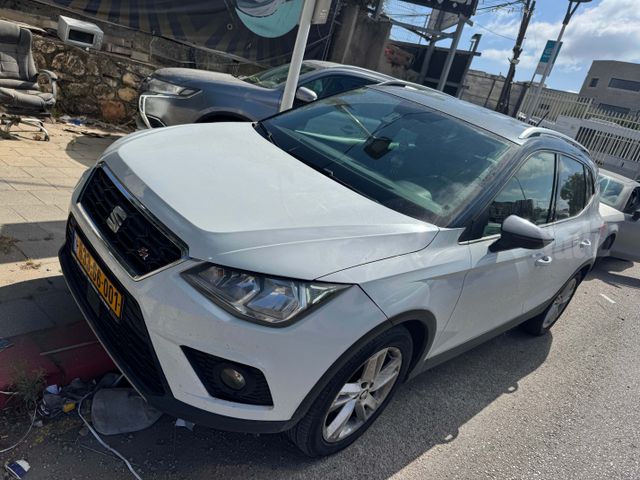 סיאט ארונה