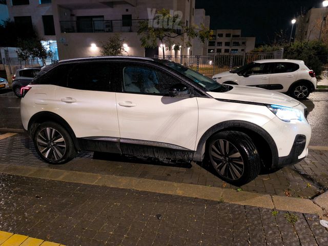 פיג'ו 3008