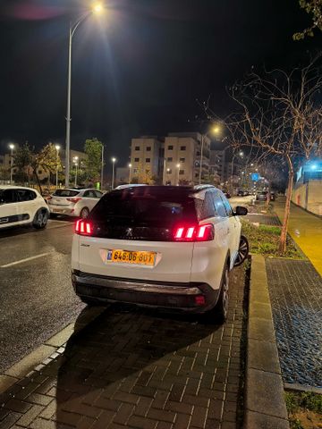 פיג'ו 3008