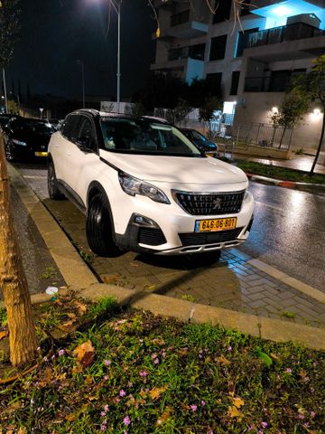 פיג'ו 3008