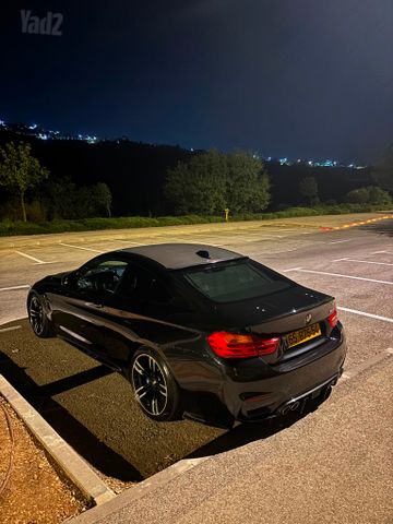 ב מ וו M4