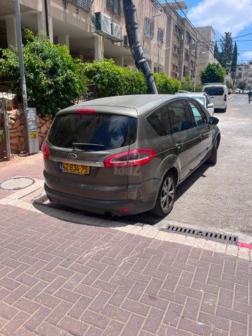 מודעת רכב פורד S-מקס