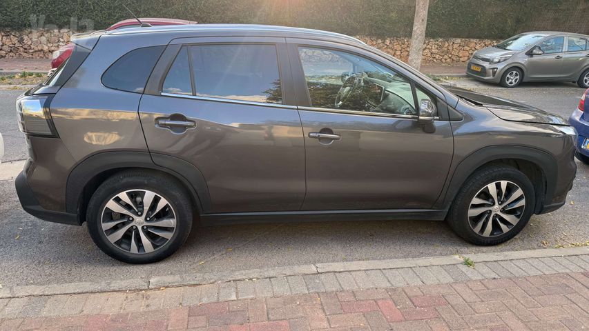 סוזוקי S-Cross