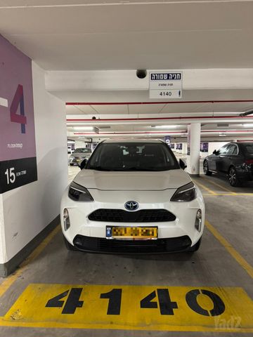 טויוטה יאריס קרוס