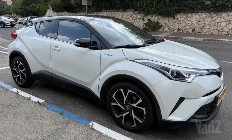מודעת רכב טויוטה C-HR