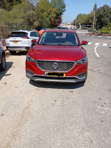 אם ג'י ZS