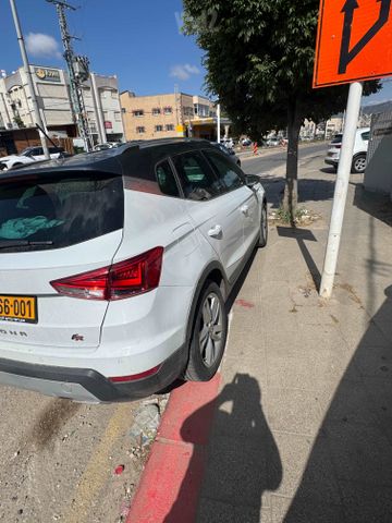 סיאט ארונה