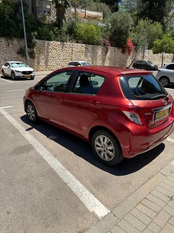 טויוטה יאריס