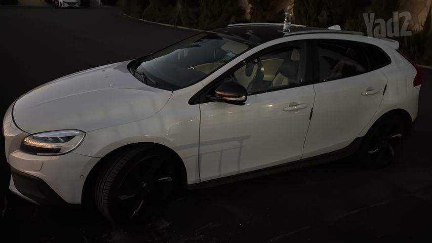 וולוו V40
