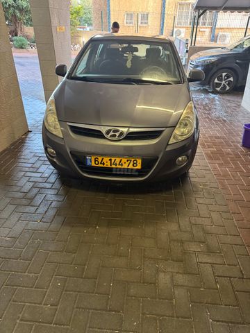יונדאי i20