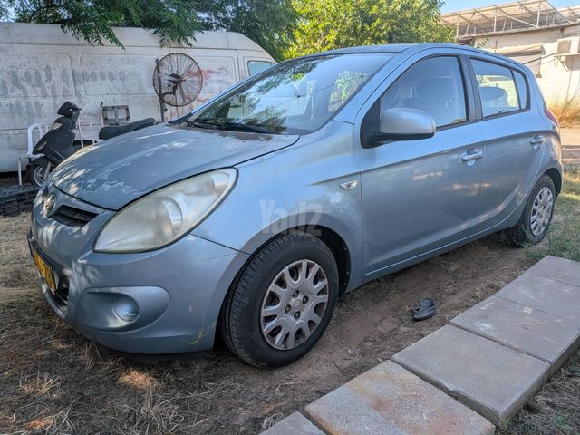 מודעת רכב יונדאי i20