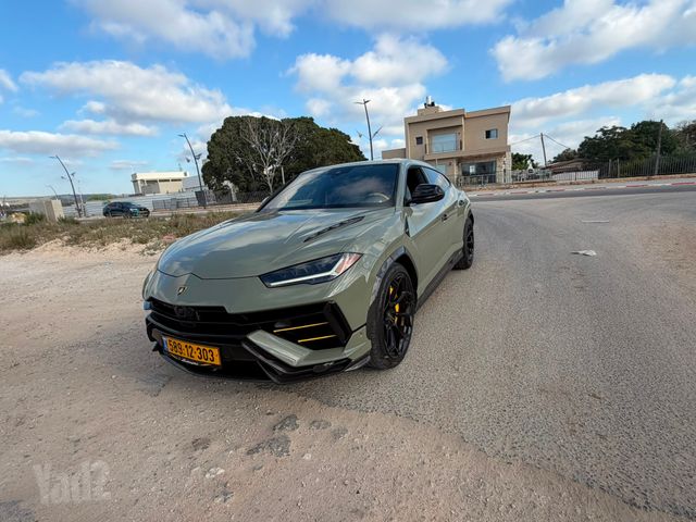 מודעת רכב למבורגיני אורוס