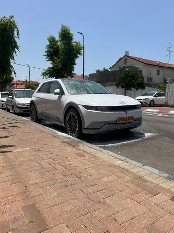 יונדאי איוניק 5
