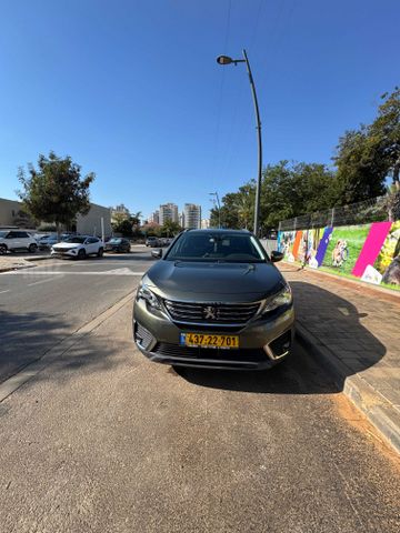 פיג'ו 5008