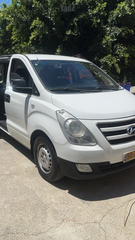 יונדאי H-1 / i800
