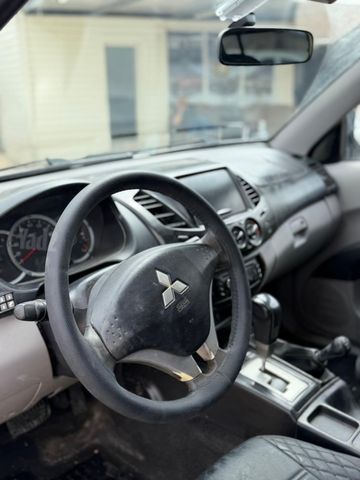 מיצובישי טרייטון / L200