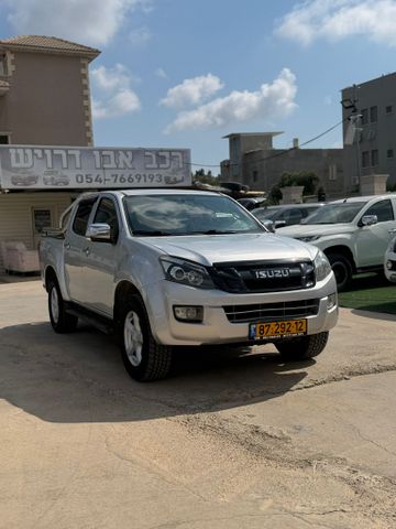 מודעת רכב איסוזו די-מקס