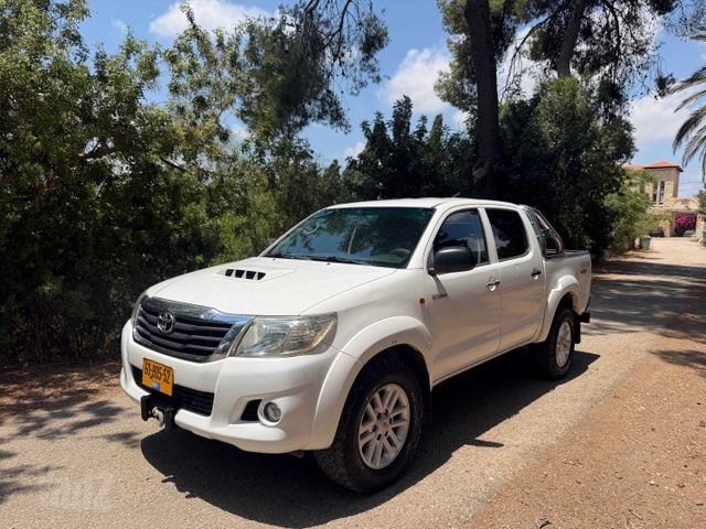 מודעת רכב טויוטה היילקס
