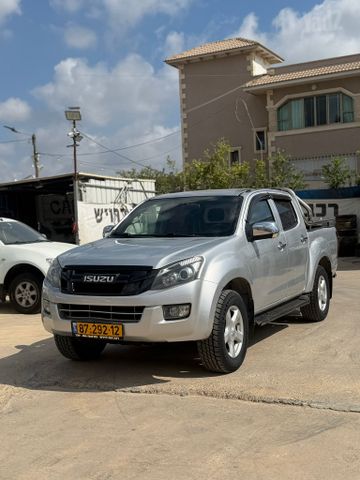 איסוזו די-מקס