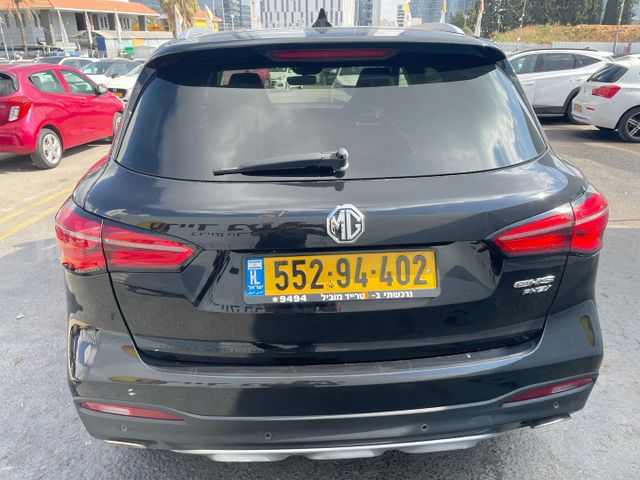 אם ג'י EHS PHEV
