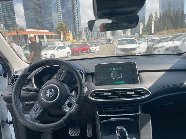 אם ג'י EHS PHEV