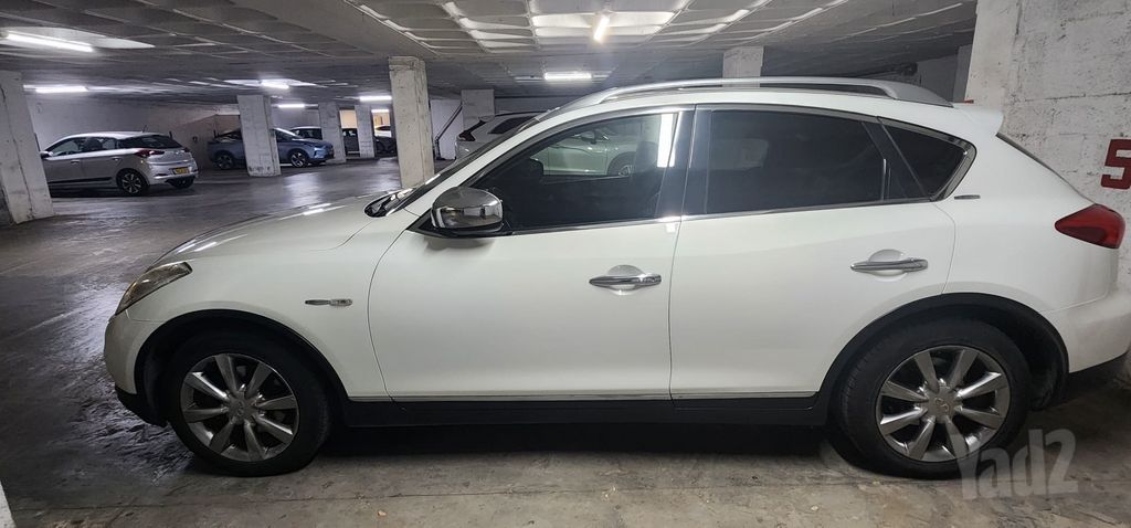 אינפיניטי EX37