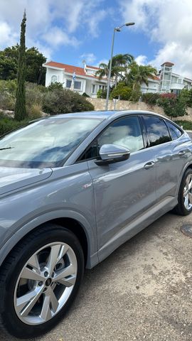 אאודי Q4 e-tron