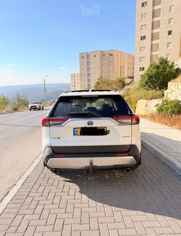 טויוטה RAV4
