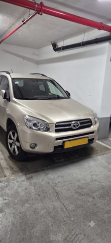 טויוטה RAV4