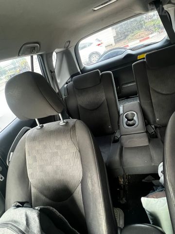 טויוטה RAV4