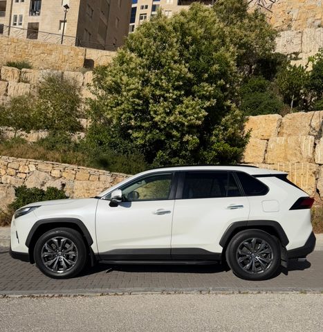טויוטה RAV4