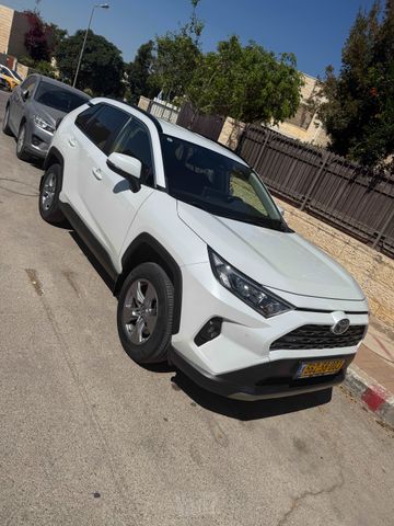 טויוטה RAV4