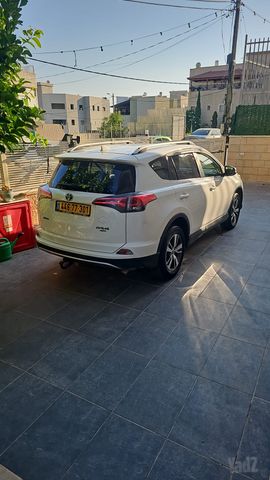 טויוטה RAV4