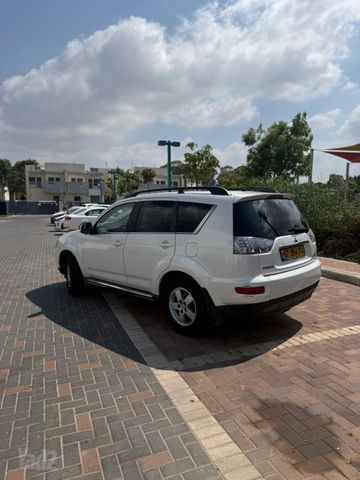 מיצובישי אאוטלנדר
