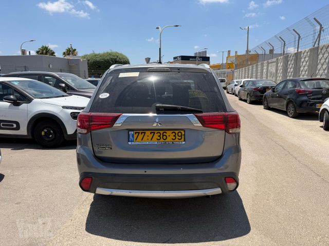 מיצובישי אאוטלנדר