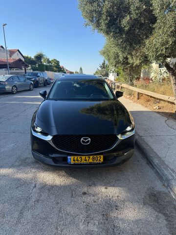 מודעת רכב מאזדה CX-30
