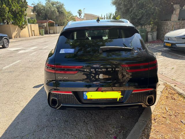 ג'נסיס GV70