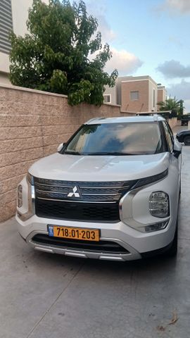 מיצובישי אאוטלנדר