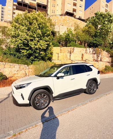 טויוטה RAV4