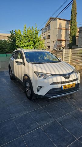 טויוטה RAV4