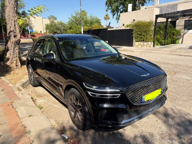 מודעת רכב ג'נסיס GV70