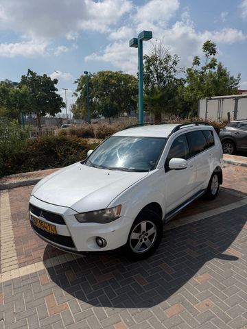 מיצובישי אאוטלנדר