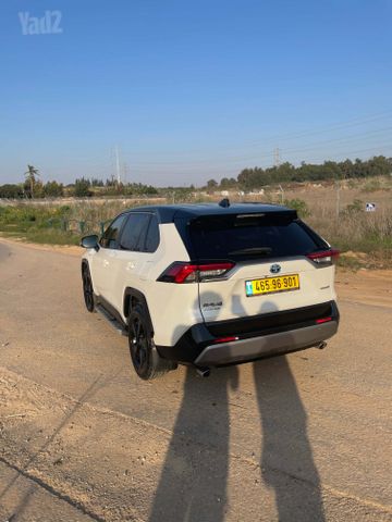 טויוטה RAV4
