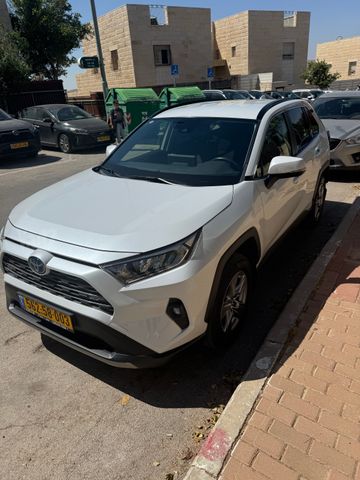 טויוטה RAV4