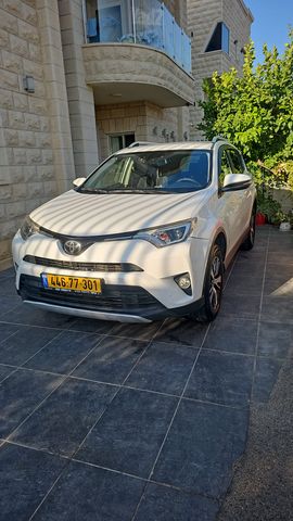 טויוטה RAV4