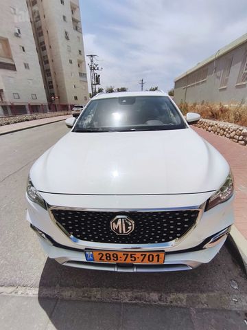 מודעת רכב אם ג'י EHS PHEV